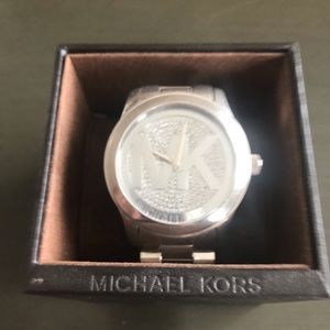 Michael Kors Runway MK Silver Dial watch!